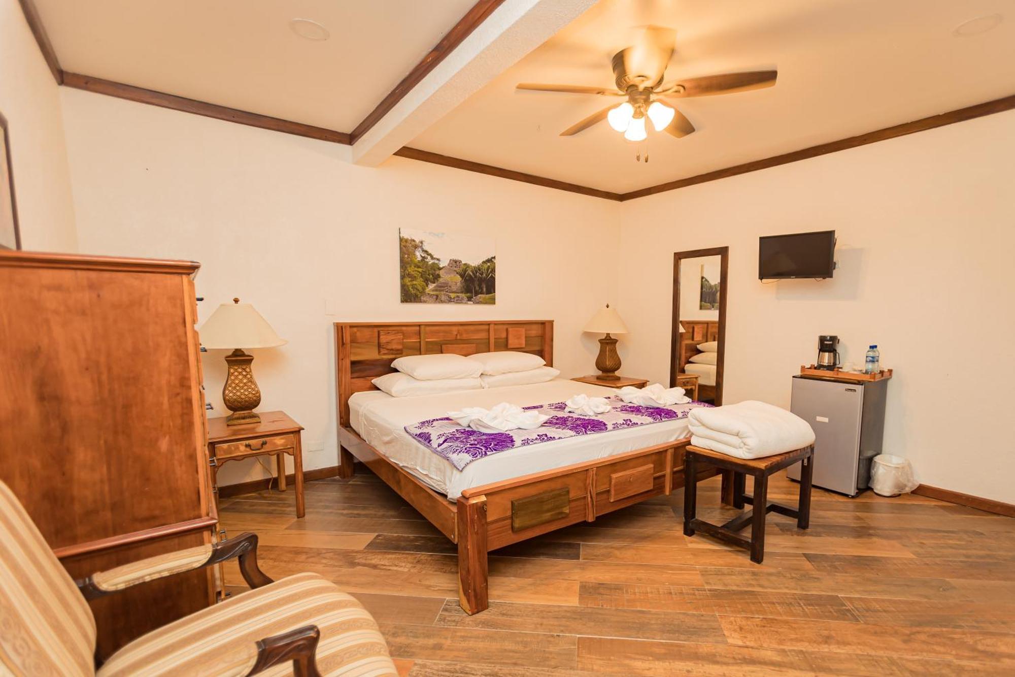 Falling Leaves Lodge San Ignacio Zewnętrze zdjęcie